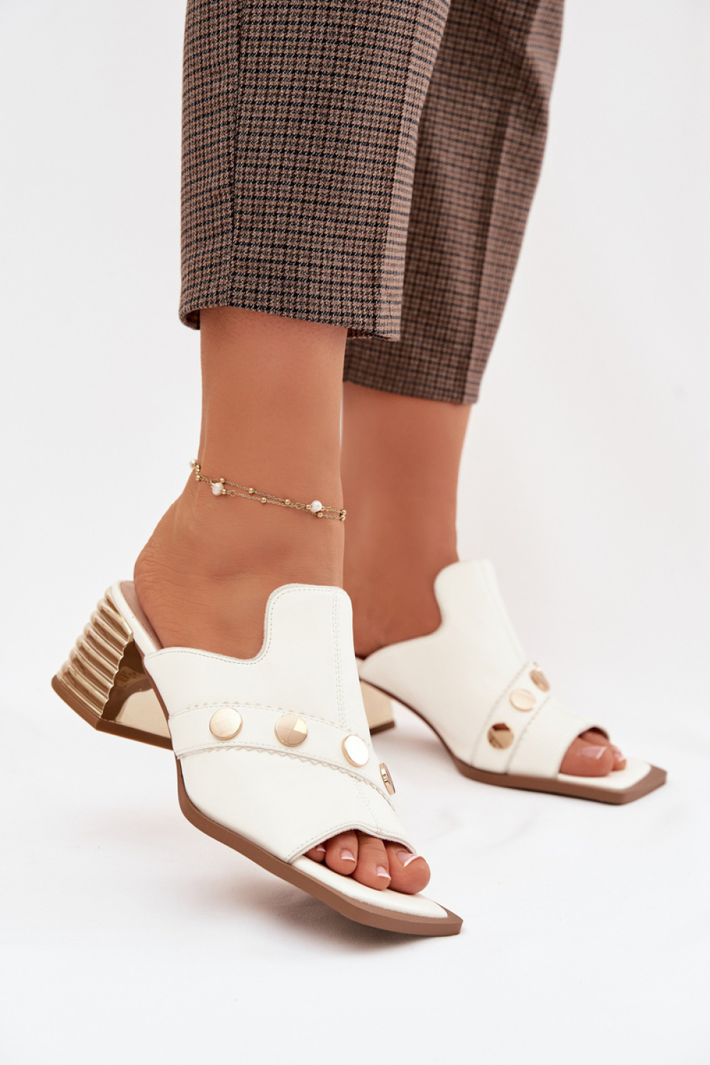Hakken slippers model 225351 Step in style