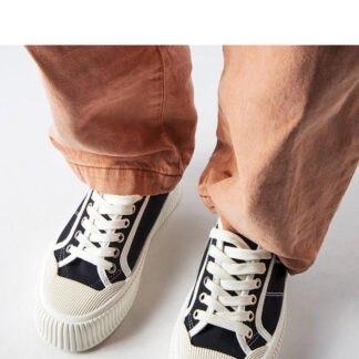 Sportchoenen op een platform model 207841 Solea