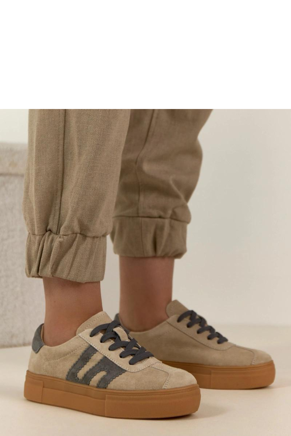 Sportchoenen op een platform model 224964 Solea