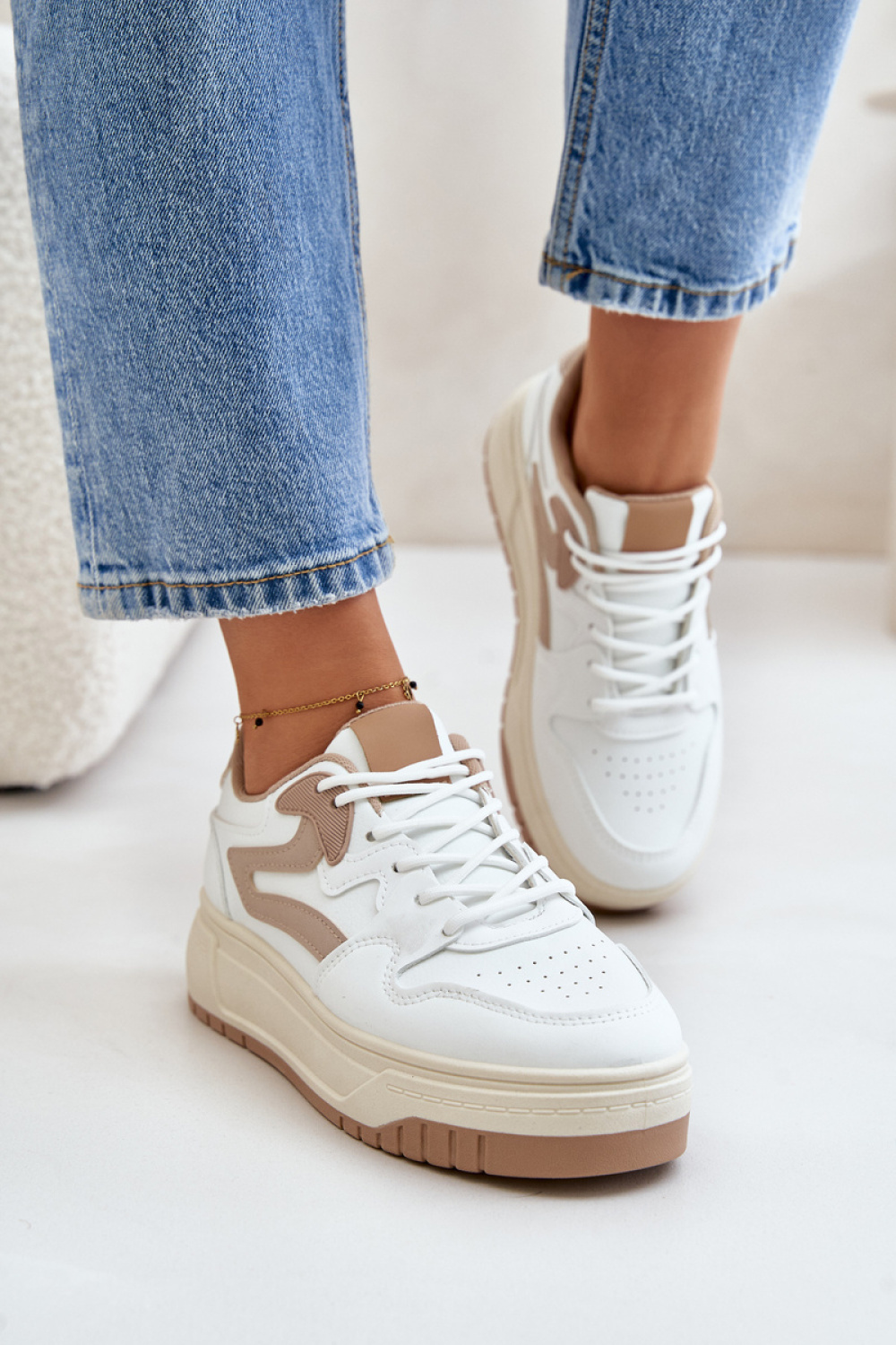 Sportchoenen op een platform model 201046 Step in style