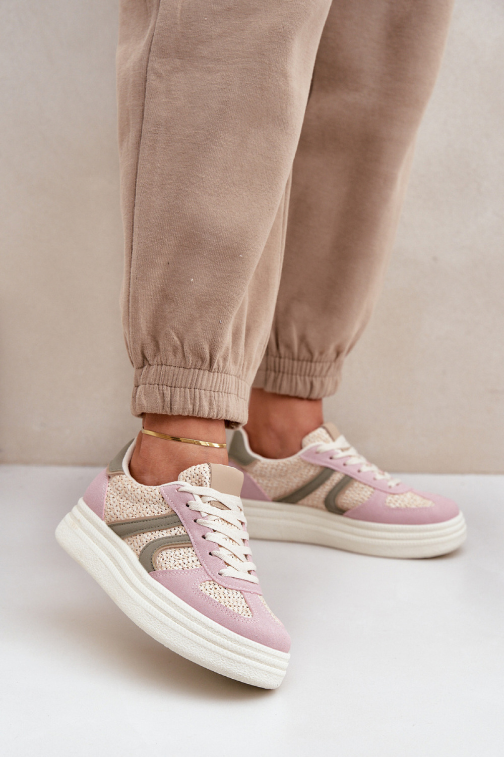 Sportchoenen op een platform model 205951 Step in style