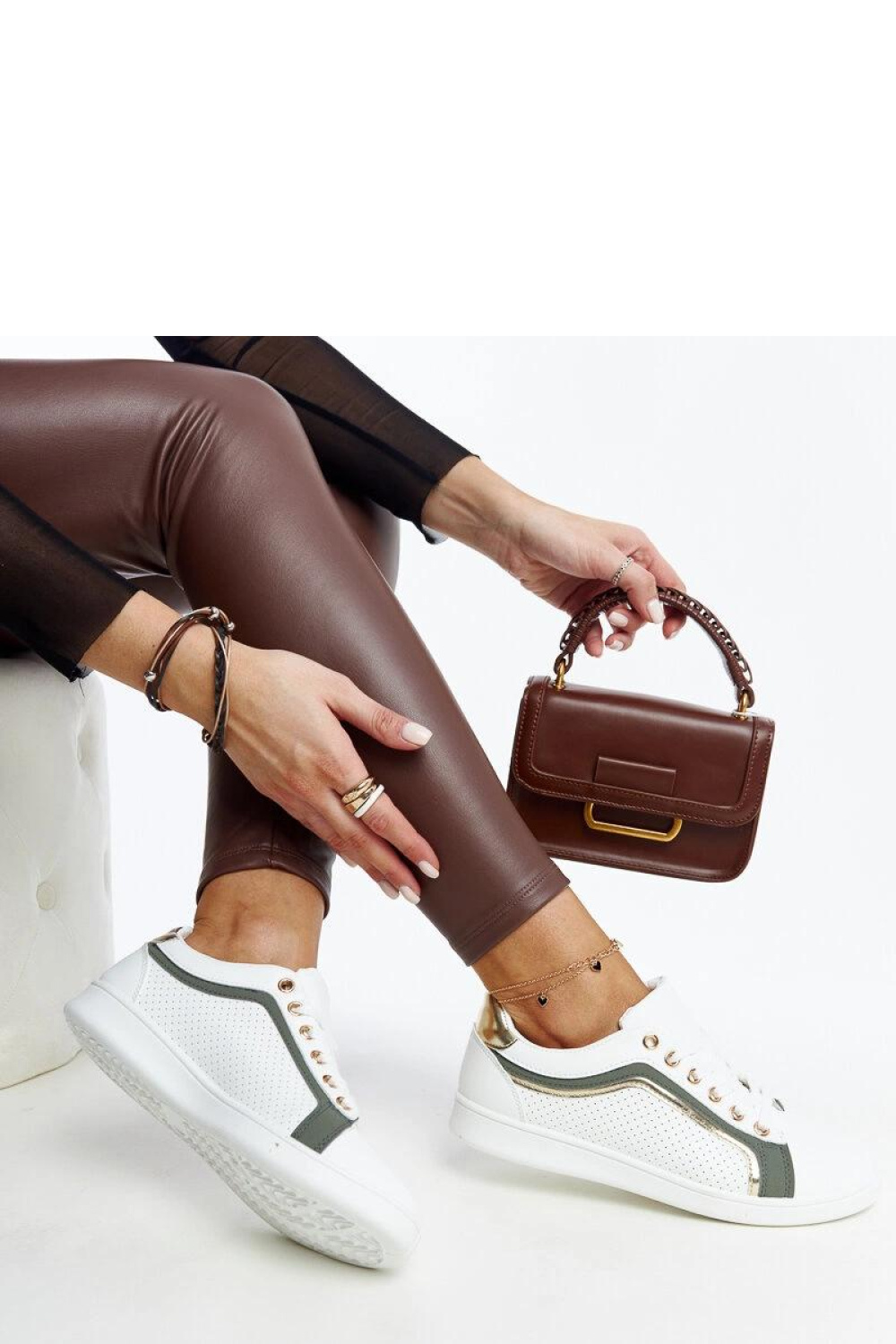 Sportchoenen op een platform model 207434 Solea