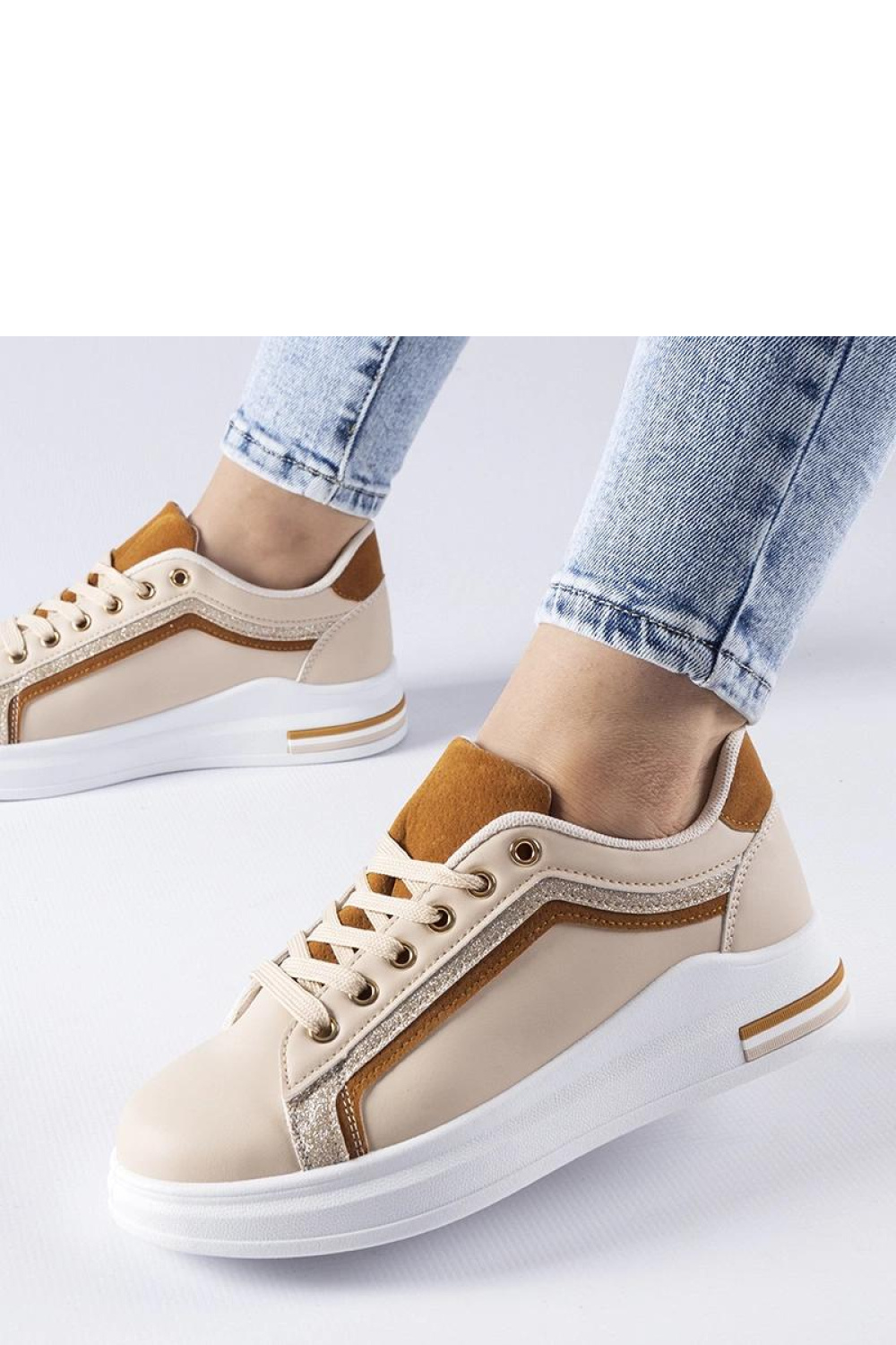 Sportchoenen op een platform model 207566 Solea