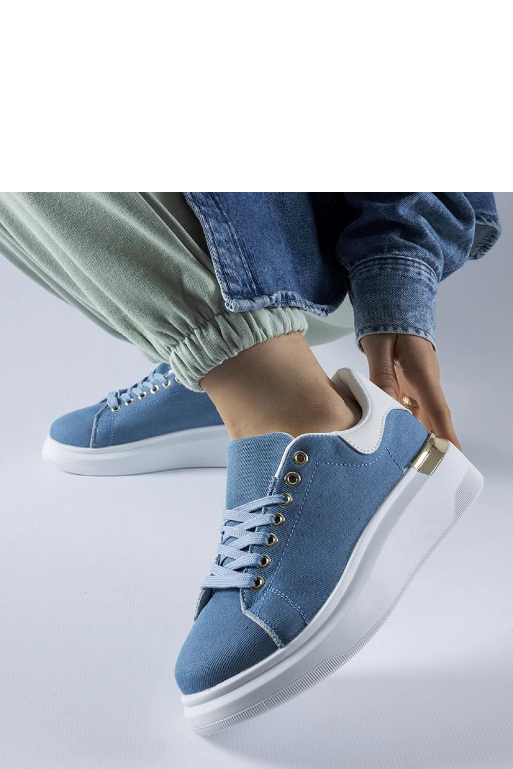 Sportchoenen op een platform model 207619 Solea
