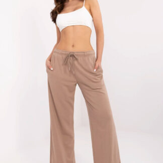 trainingsbroek model 210621 Relevance