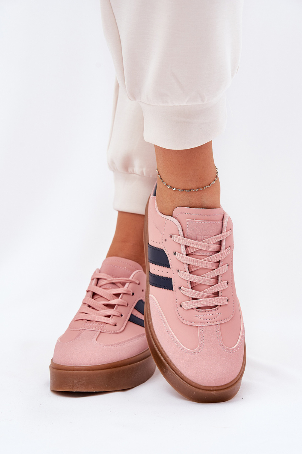 Sportchoenen op een platform model 211009 Step in style