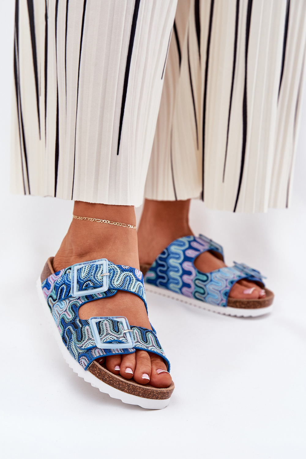 slippers model 211961 Step in style