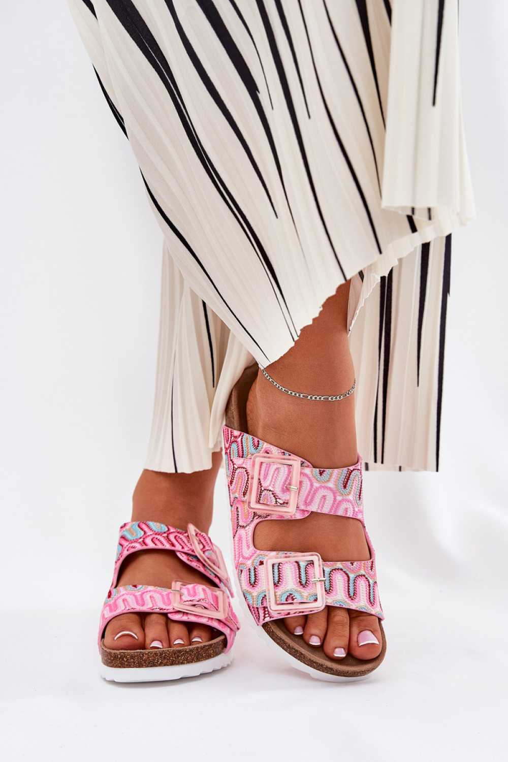 slippers model 211963 Step in style