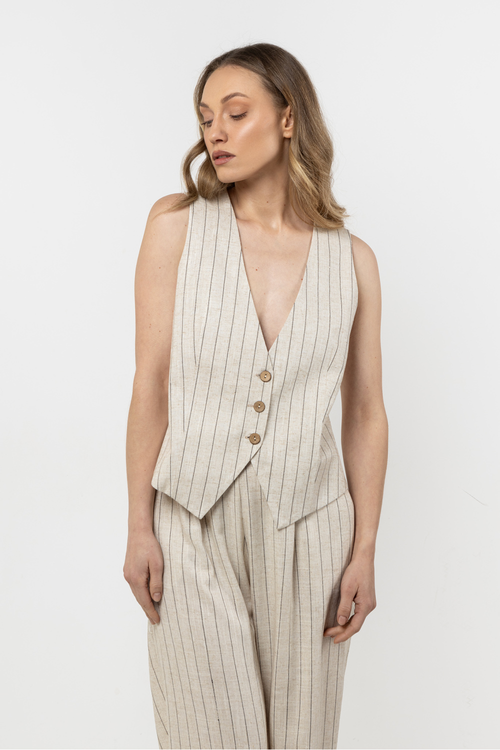 vest model 212179 awama