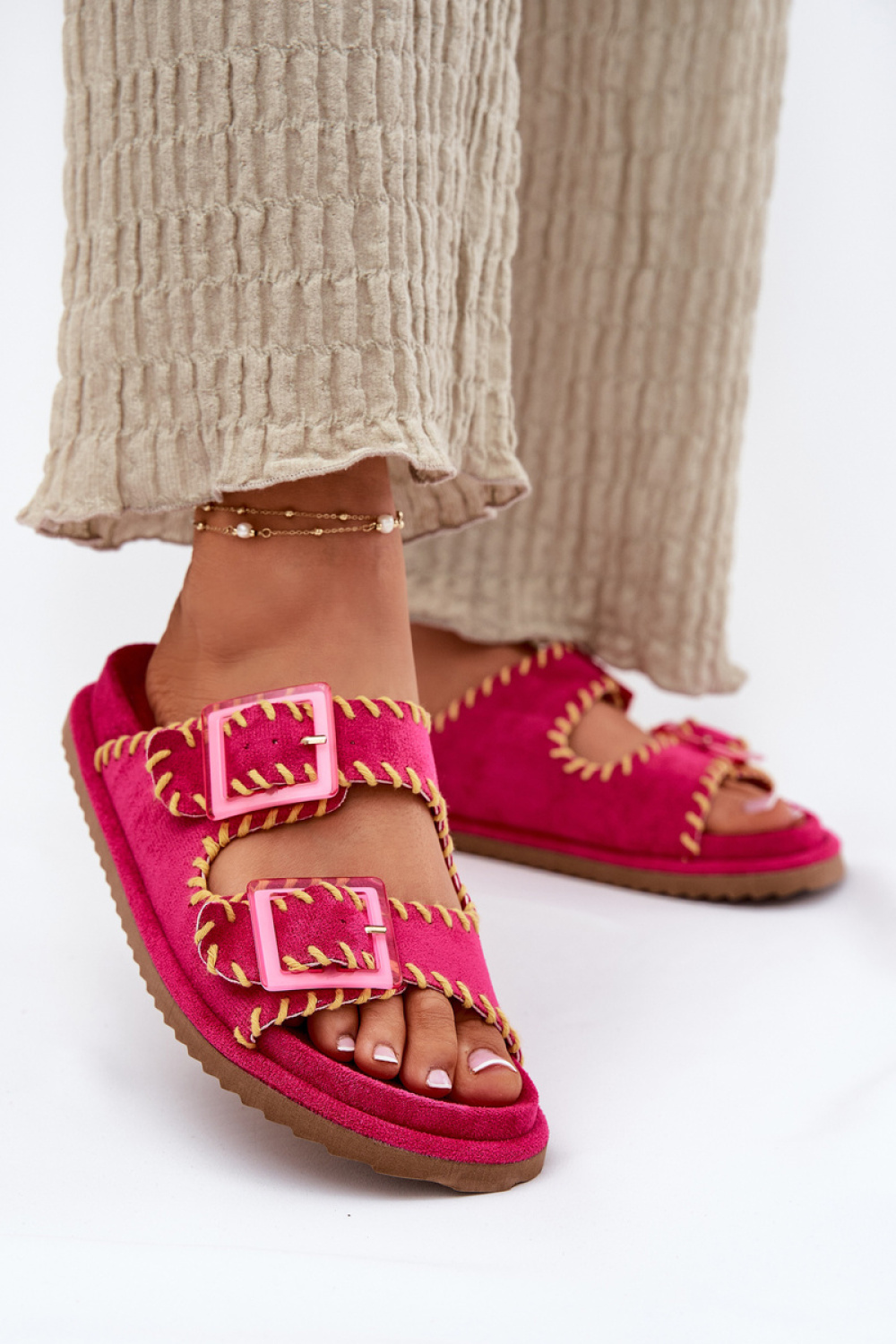 slippers model 213961 Step in style