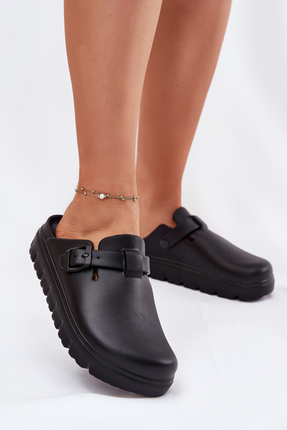 slippers model 215972 Step in style