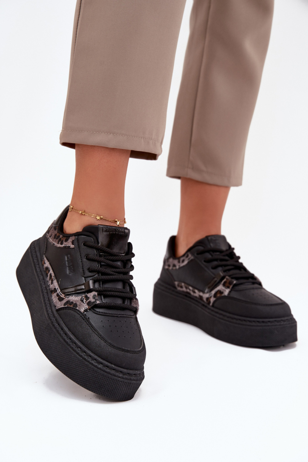 Sportchoenen op een platform model 216463 Step in style