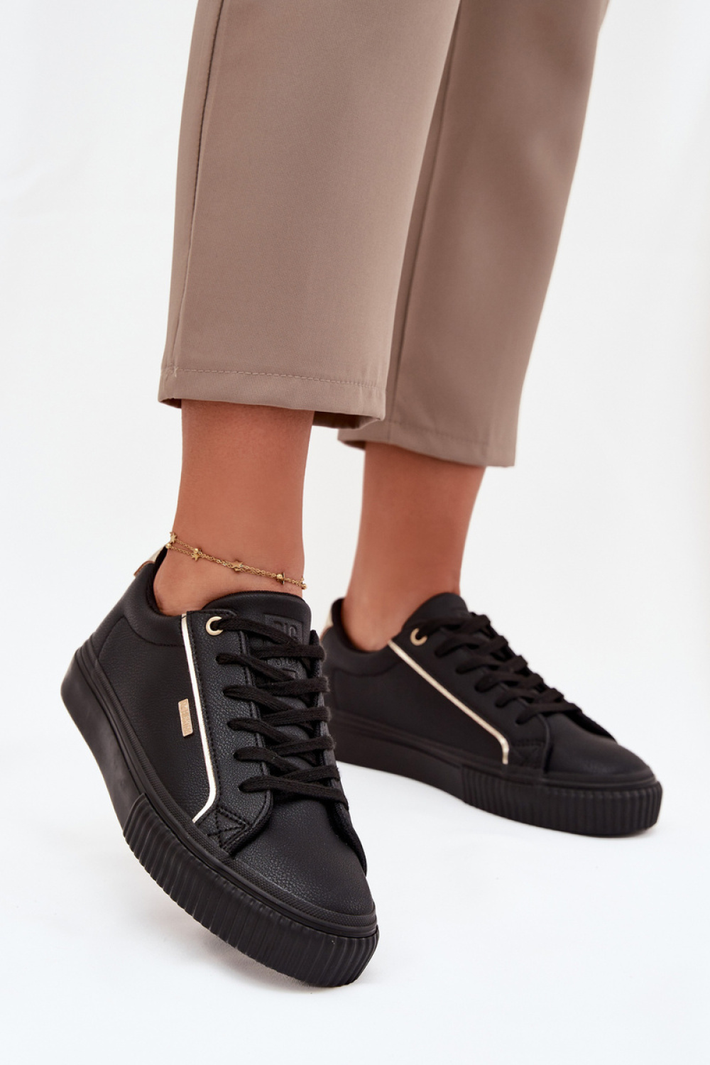 Sportchoenen op een platform model 216473 Step in style