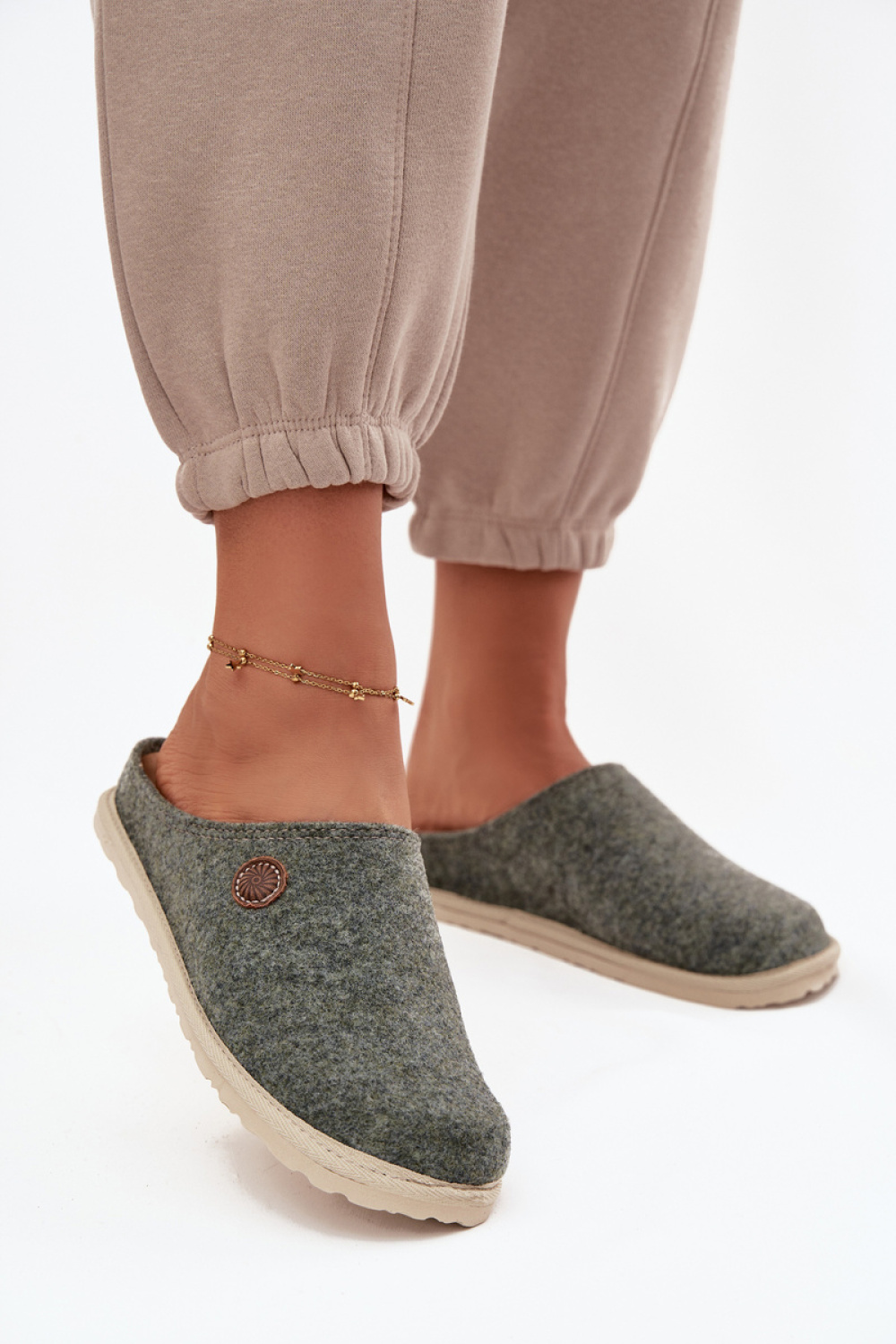slippers model 222292 Step in style