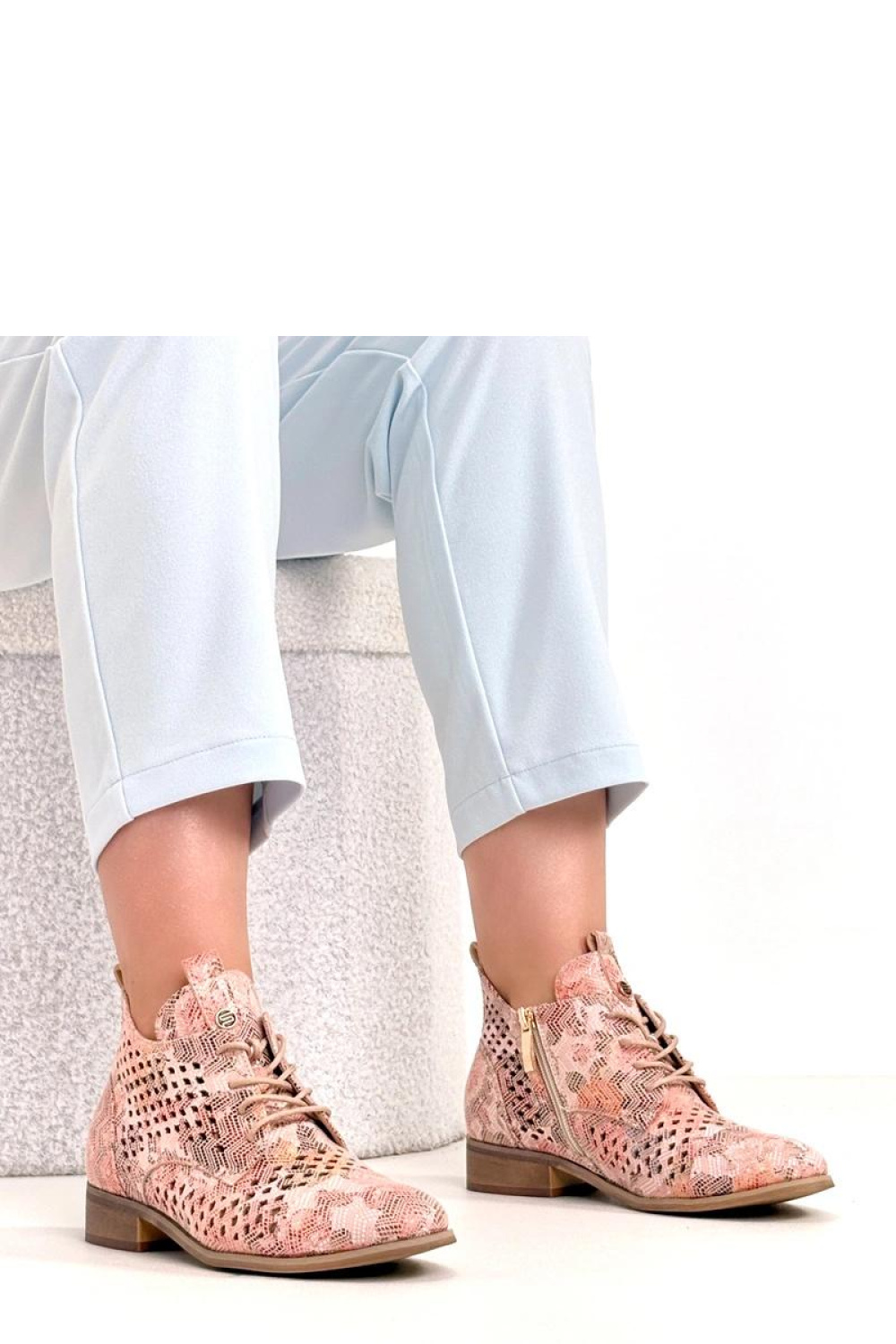 Laarsjes model 224584 Solea