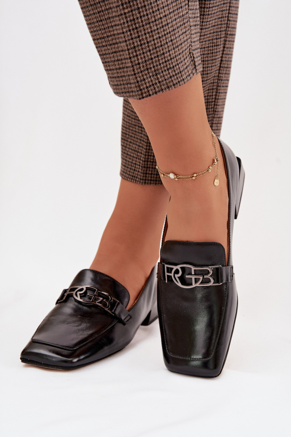 slippers model 225361 Step in style