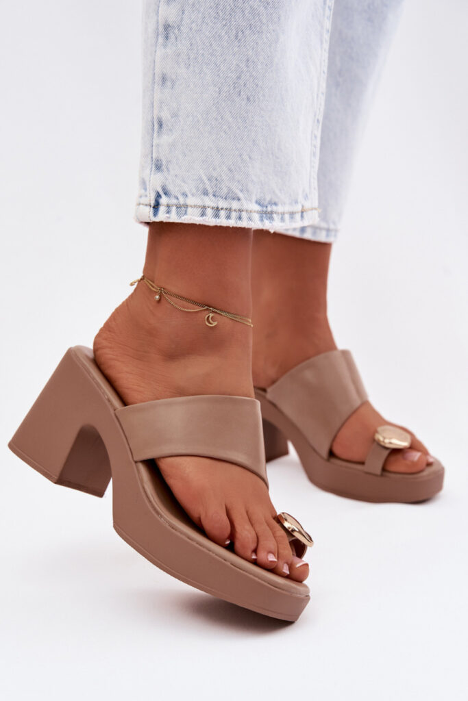 Hakken slippers model 225377 Step in style