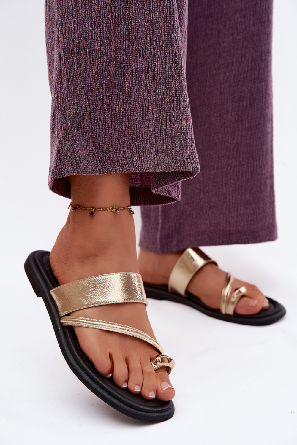 slippers model 229287 Step in style