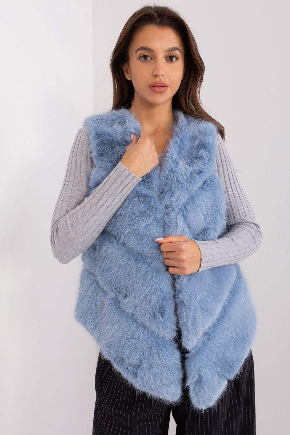 vest model 186711 AT